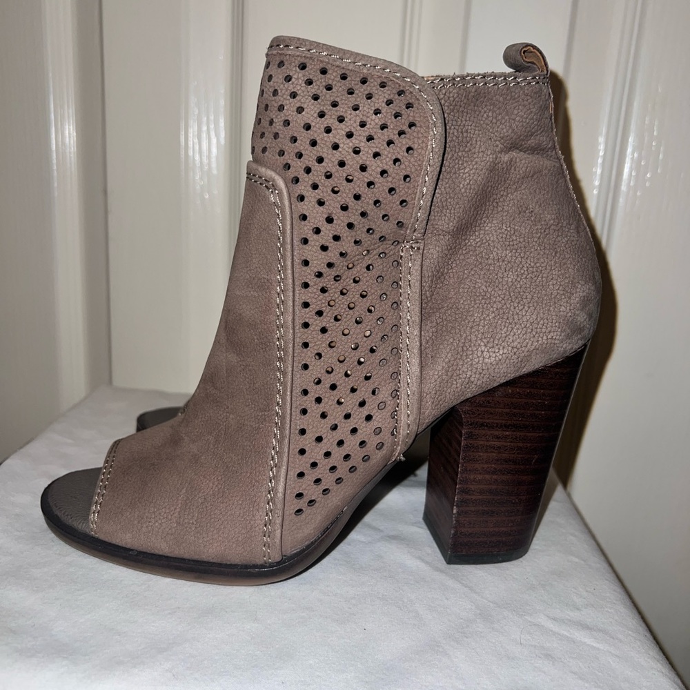 Lucky Brand LAKMEH Booties size 7